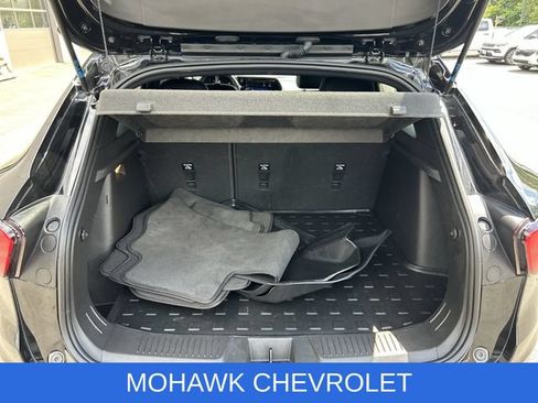 Used 2025 Chevrolet Trax RS w/ Sunroof Package FWD image 26