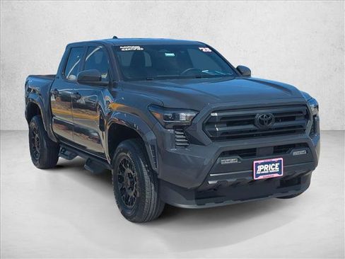 Used 2025 Toyota Tacoma SR5 image 3
