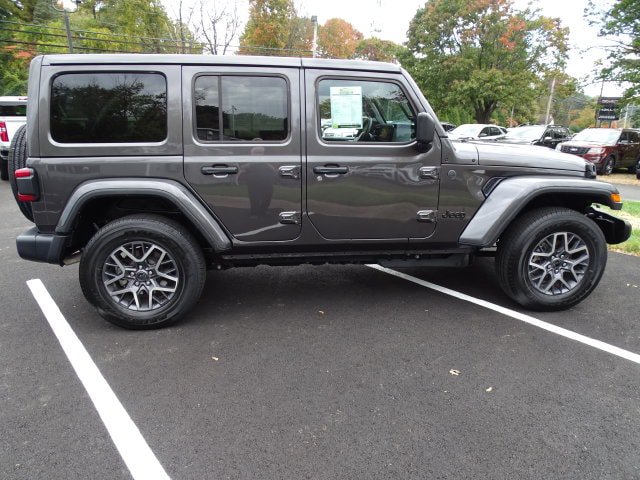 Certified 2026 Jeep Wrangler Unlimited Sahara AWD/4WD image 24