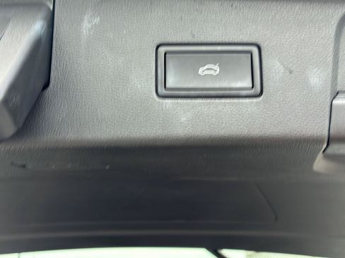 Used 2024 Volkswagen Atlas Peak Edition SE AWD/4WD image 26