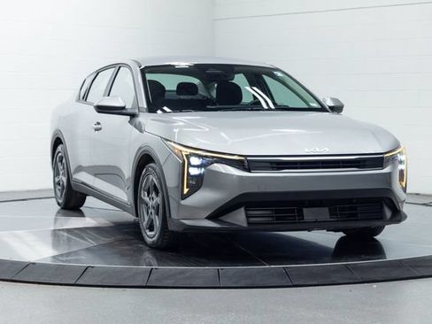 Used 2025 Kia K4 FWD image 4