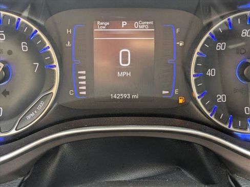 Used 2021 Chrysler Voyager Lxi FWD image 9