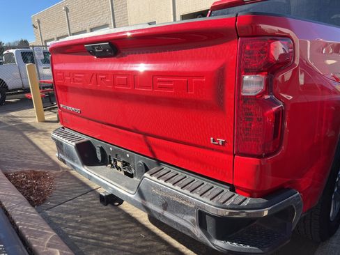 Used 2025 Chevrolet Silverado 1500 LT image 9