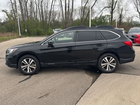 Used 2019 Subaru Outback 2.5i Limited AWD/4WD image 2