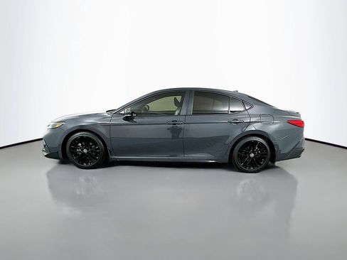 Used 2025 Toyota Camry SE w/ Convenience Package image 8