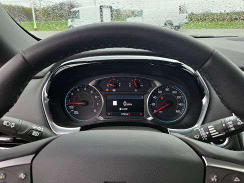 Used 2023 Chevrolet Traverse RS image 29