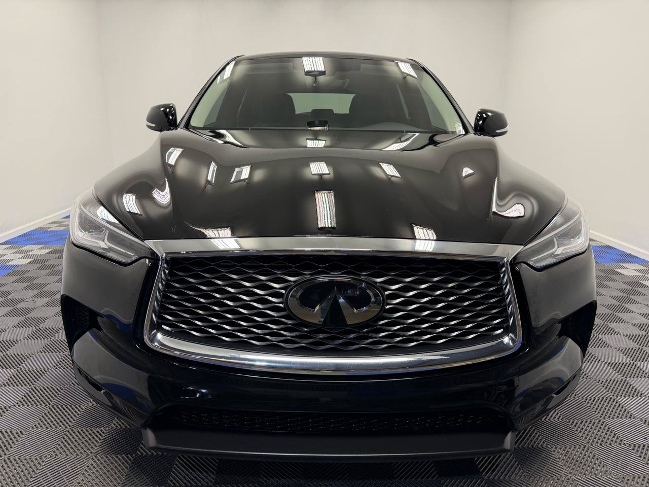 Used 2023 INFINITI QX50 Pure AWD/4WD image 2