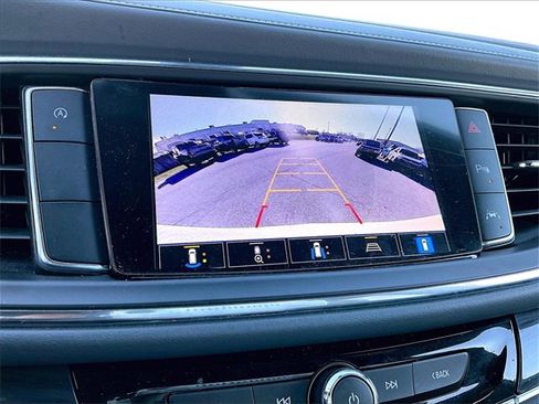 Used 2024 Buick Enclave Premium image 26
