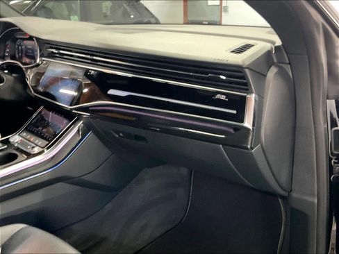 Used 2020 Audi Q8 Premium Plus w/ Premium Plus Package image 17