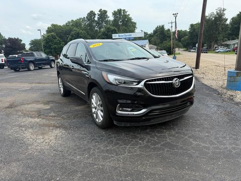 Used 2021 Buick Enclave Essence w/ Sound and Sites Package AWD/4WD image 2