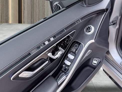 Used 2023 Mercedes-Benz S 500 4MATIC w/ AMG Line image 24