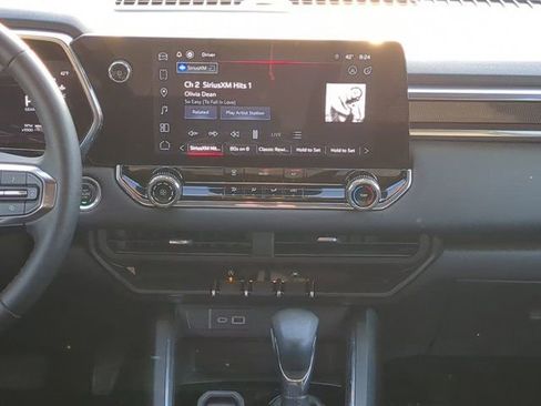 Used 2024 GMC Canyon Elevation image 17