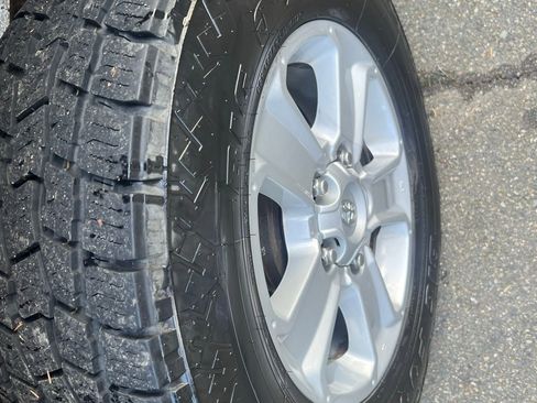 Used 2014 Toyota Tundra SR5 w/ SR5 Upgrade Package image 15