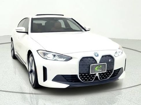 Used 2023 BMW i4 eDrive35 w/ Premium Package RWD image 2