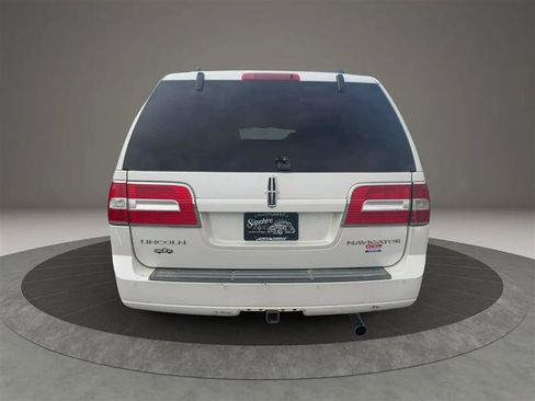 Used 2012 Lincoln Navigator L 4WD image 6