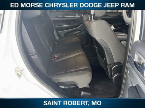 Used 2019 Jeep Grand Cherokee Laredo AWD/4WD image 29