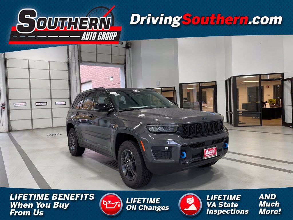 New 2024 Jeep Grand Cherokee Trailhawk w/ Advanced Protech Group II AWD/4WD 360° Tour