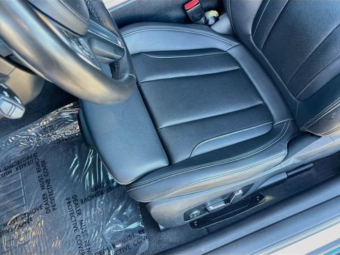 Used 2024 BMW 430i Coupe w/ M Sport Package RWD image 19