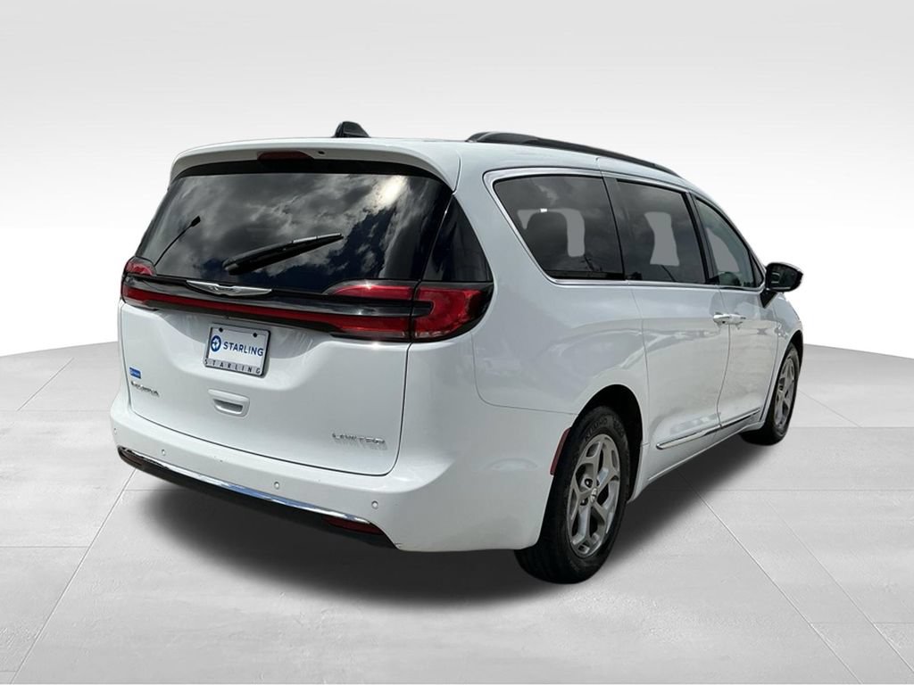 Used 2023 Chrysler Pacifica Limited FWD image 7