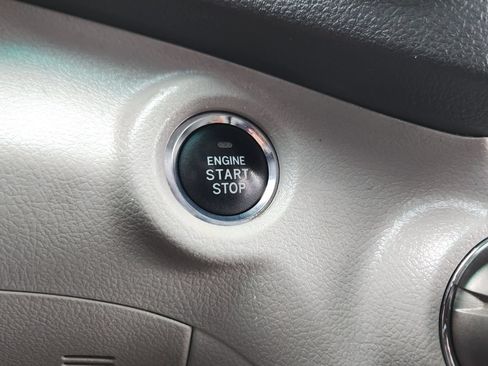 Used 2010 Toyota Highlander Limited AWD/4WD image 23