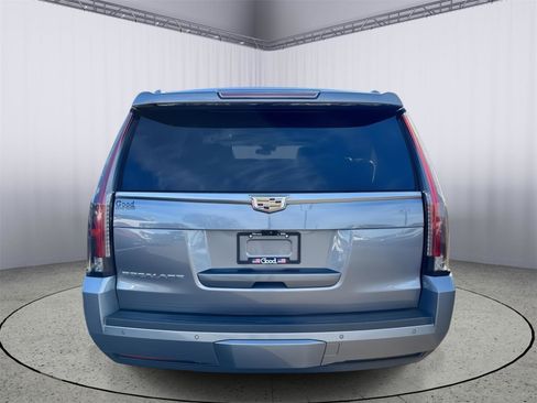 Used 2018 Cadillac Escalade Luxury image 24