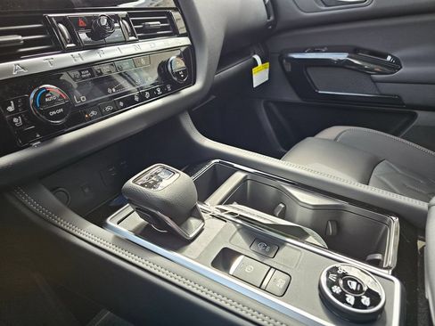 New 2026 Nissan Pathfinder Platinum w/ Accent Package AWD/4WD image 31
