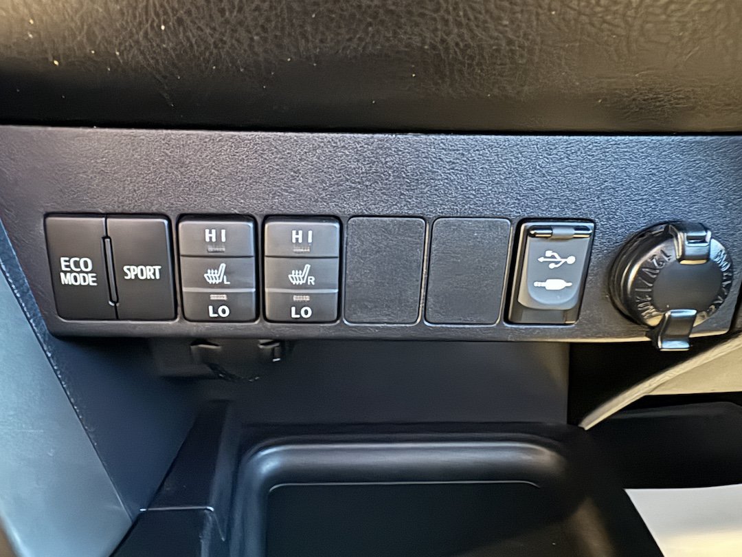 Used 2017 Toyota RAV4 SE w/ Power Extra Value Package AWD/4WD image 18