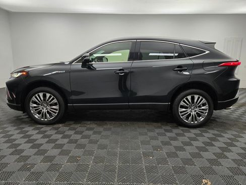 Used 2021 Toyota Venza XLE image 14