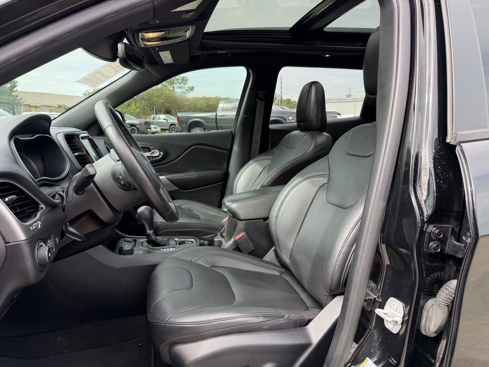 Used 2020 Jeep Cherokee High Altitude AWD/4WD image 15