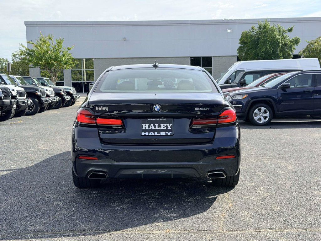 Used 2022 BMW 540i w/ Executive Package RWD image 3