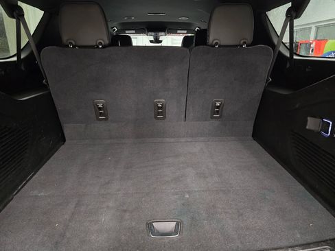 Used 2021 Chevrolet Suburban High Country RWD image 43
