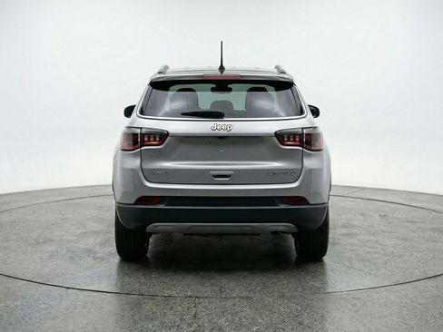 Used 2025 Jeep Compass Limited image 7