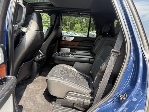 Used 2018 Lincoln Navigator Reserve w/ Technology Package AWD/4WD image 26