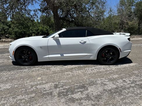 Used 2022 Chevrolet Camaro SS image 2
