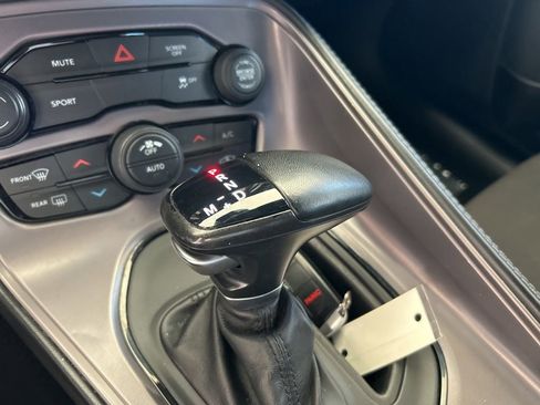 Used 2023 Dodge Challenger SXT image 8