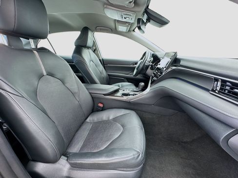 Used 2024 Toyota Camry XSE FWD image 16