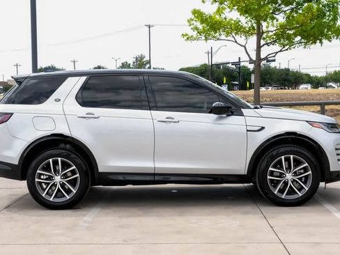 Used 2026 Land Rover Discovery Sport Landmark AWD/4WD image 10