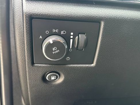 Used 2022 Jeep Grand Cherokee Limited AWD/4WD image 27