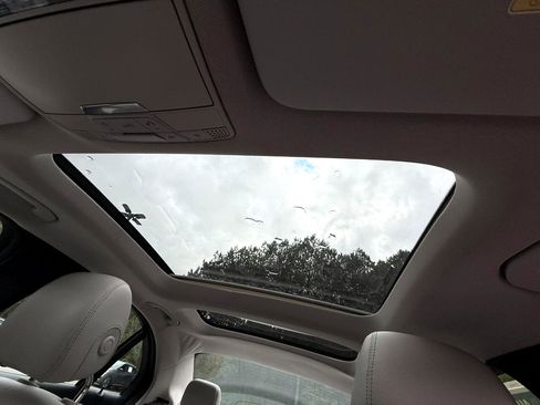 Used 2017 Mercedes-Benz C 300 Sedan image 27