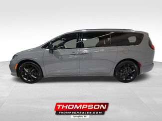 Used 2025 Chrysler Pacifica Limited video 1