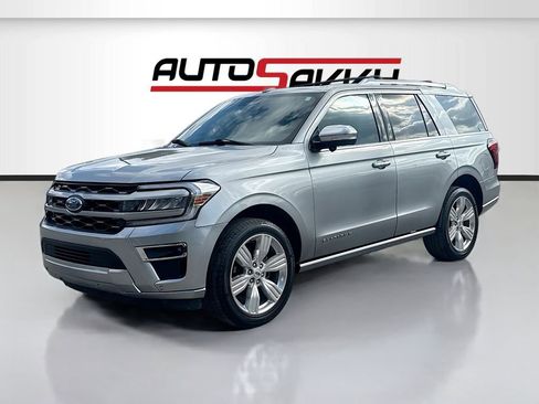 Used 2023 Ford Expedition Platinum RWD image 3