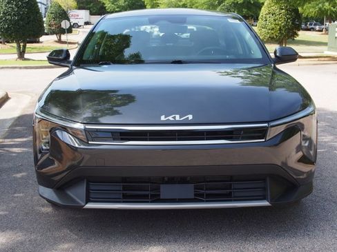 Used 2025 Kia K4 EX image 2