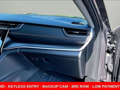 Used 2023 Jeep Grand Cherokee L Laredo AWD/4WD image 26