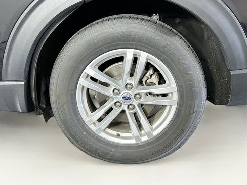 Used 2023 Ford Explorer XLT w/ Equipment Group 202A image 11