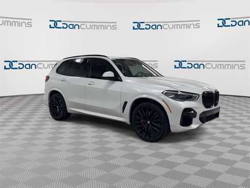 Used 2022 BMW X5 M50i w/ Executive Package image 2
