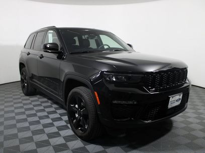 Used 2025 Jeep Grand Cherokee Limited w/ Black Appearance Package