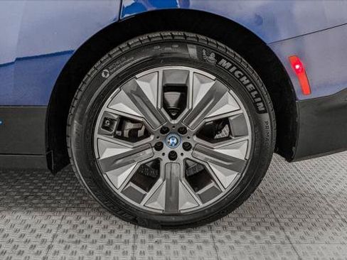 Used 2024 BMW iX xDrive50 w/ Luxury Package AWD/4WD image 31