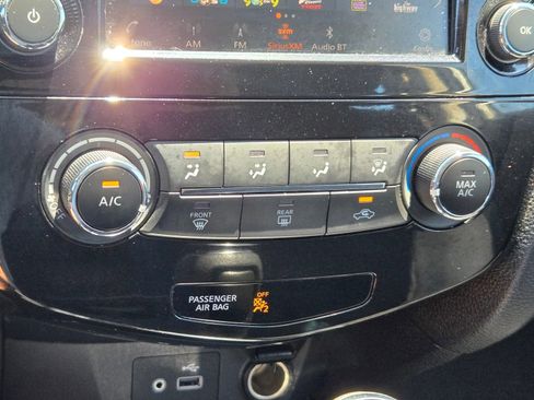 Used 2019 Nissan Rogue S FWD image 26