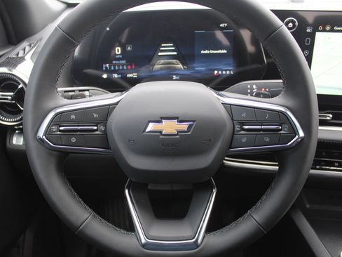 New 2026 Chevrolet Equinox LT image 11