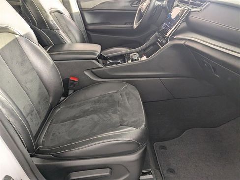 Certified 2023 Jeep Grand Cherokee L Altitude image 34